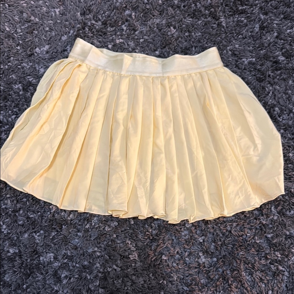 Elegant Cream Pleated Skirt